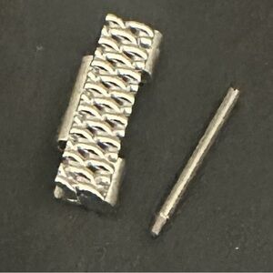 Authentic Breitling 18 mm Milanese link